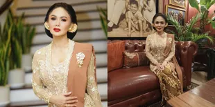 9 Foto Yuni Shara Hadiri Akad Nikah Aurel dan Atta, Anggun Pakai Kebaya Kutubaru - Ditemani 2 Anak Laki-lakinya