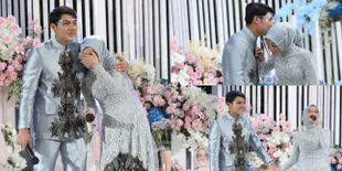 9 Momen Manis Lesti dan Rizky Billar di Acara Lamaran, Gandengan Tangan dan Saling Pandang - Lengket Bak Perangko