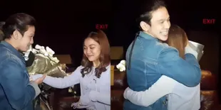 9 Momen Romantis Jordi Onsu Nyatakan Cinta pada Frislly Herlind, Rela Sewa Bioskop - Sempat Mengira Ditolak