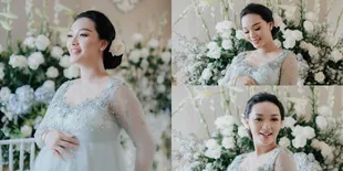 9 Potret Detail Penampilan Zaskia Gotik di Acara Siraman 7 Bulanan, Pamer Baby Bump - Wajah Cantik Jadi Sorotan