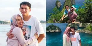 9 Potret Honeymoon Ikke Nurjanah dan Suami di Bali, Tak Malu Pamer Kemesraan - Romantis Bak ABG Pacaran