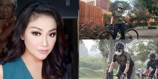 9 Potret Kabar Terbaru Virnie Ismail Extravaganza, Tetap Cantik dan Prima - Alami Insiden Saat Bersepeda