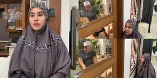 9 Potret Kartika Putri Temani Habib Usman yang Sedang Isolasi Mandiri, Ngobrol Dari Balik Jendela