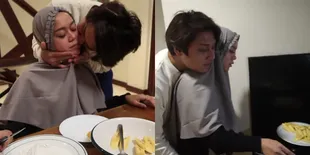 9 Potret Lesti Kejora Bikin Pisang Goreng, Peluk Cium Mesra dari Rizky Billar