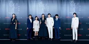 9 Potret Pemeran 'ASHIN OF THE NORTH' di Konferensi Pers, Jun Ji Hyun Curi Perhatian Pakai Gaun Berbelahan Dada Rendah dan Pinggang Terbuka