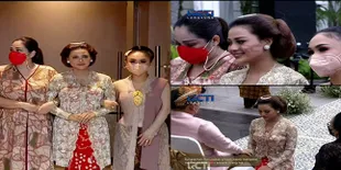 9 Potret Penampilan Aurel Hermansyah di Acara Siraman, Tampil Cantik Manglingi Dalam Balutan Kebaya Jawa