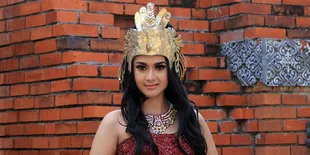 Ada Burung Merak Di Kepala Ibunda Kurawa - Anastasya Novi