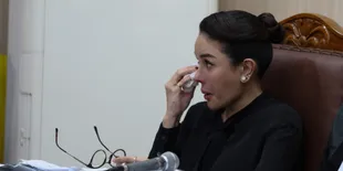Air Mata Nikita Mirzani Tumpah di Ruang Sidang, Ini Penyebabnya