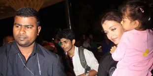 Aishwarya Rai Ajak Aaradhya Bachchan ke Prancis