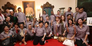 Aksi Artis Dukung Jokowi - JK