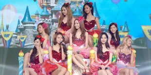 Aksi Cantik Lainnya Girls Generation Saat Konser di Indonesia