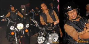 Aksi Ustad Jeffry Al Buchori di Atas Motor Gede