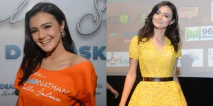 Amanda Rawles Tampil Cantik Memukau di Gala Premier 'HELLO SALMA'