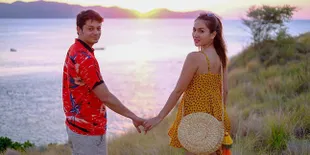 Andrew Andika & Tengku Dewi Putri Liburan di Pulau Komodo, Mesra!
