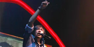 Ari Lasso Tampil Energik Saat Konser di Malang