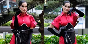 Awet Muda Meski Usia Sudah Setengah Abad, Ini Potret Iis Dahlia yang Cantik Menawan Tampil Cetar - Banjir Pujian Netizen