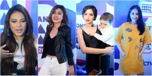 Awkarin-Nagita, Seleb Adu Keren di Red Carpet Social Media Awards
