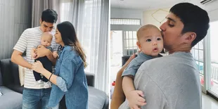 Bahagia Jadi Orangtua, Intip Potret Hot Daddy Marcell Chandrawinata Saat Momong Bayinya yang Baru Lahir