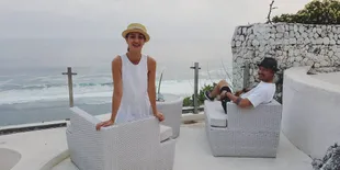 Bak Honeymoon, Inilah Potret Liburan Rio Dewanto-Atiqah Hasiholan