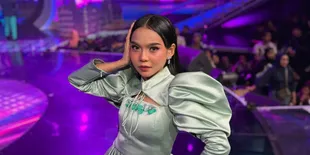 Bakal Jadi Host DA8, Ini Sederet Potret Syaqirah DA7 yang Centil dan Imut