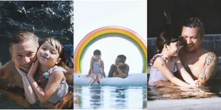 Bapak dan Anak Goals, 7 Potret Hangatnya Kebersamaan Gading Marten Berenang Bareng Gempi Saat Liburan di Bali