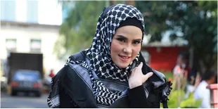 Beda Agama Dengan Orang Tua, Ini Curhatan Sedih Angel Lelga