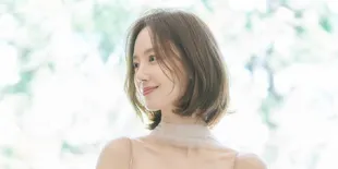 Bentar Lagi Nikah, Moon Chae Won Bagikan Foto di Balik Layar Pemotretan Gaun Pernikahan 
