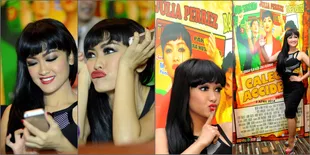 Beragam Ekspresi Julia Perez di Preskon Film CALEG BY ACCIDENT