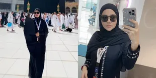 Biasa Tampil Terbuka, Potret Mawar AFI yang Anggun Kenakan Busana Syar'i Saat Jalani Umrah - Netizen: Lebih Adem