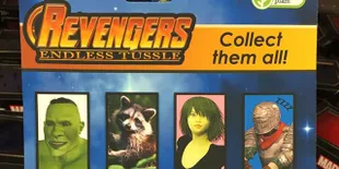 Bootleg Action Figure Karakter Avengers Ini Aneh dan Nggak Jelas