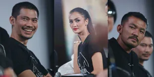 'BULAN DI ATAS KUBURAN', Karya Sastra Romantis Penuh Bintang 