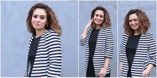 Cantik Anggun, Ayushita Makin Menawan Dengan Rambut Ikalnya