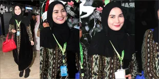 Cantik Berkaftan Hitam, Isya Jeeperson Siap Umroh ke Tanah Suci