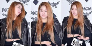Cantik Dalam Hitam, Soyu Sistar Pamer Perut Seksi dan Rata