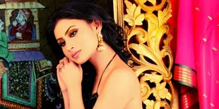 Cantiknya Mouni Roy - Dewi Sati di Serial Mahadewa