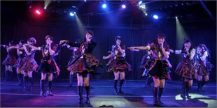 Cantiknya Penampilan JKT48 Bawakan Single 'Refrain Penuh Harapan'