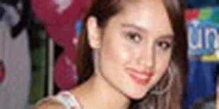 Cinta Laura Promo Album Hollywood Dreams