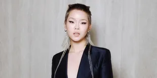 Cocona XG di Gucci Milan Fashion Week, Pamer Bekas Operasi Dada