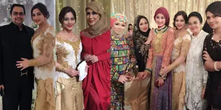 Cut Keke Cantik Berbalut Kebaya Emas di Nikahan Chelsea Olivia