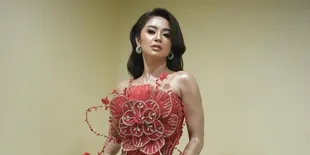 Dewi Perssik Dijodohkan dengan Virgoun Oleh Eva Manurung, Diteror Telepon 20 Kali Sehari