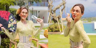 Diminta Kembalikan Uang Saweran Rp100 Juta Dari Nikita Mirzani, Potret Bunda Corla yang Asyik Menikmati Liburan di Bali