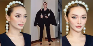Disebut Bidadari Dangdut, 7 Potret Zaskia Gotik Tampil Menawan Pakai Aksesoris Mutiara Raksasa - Cantiknya Bak Barbie Hidup