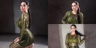 Dituding Sedot Lemak, 8 Potret Terbaru Aura Kasih Pamer Lekuk Tubuh Bak Gitar Spanyol Yang Ramai Disorot