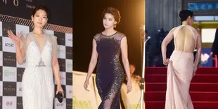 Dress Paling Berani di 'Baeksang', Transparan - Pamer Punggung