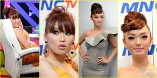 Duel Gaya Penyanyi Dangdut Ayu Ting Ting vs Zaskia Gotik