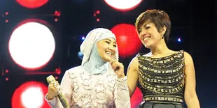 Duet Fatin Shidqia - Novita Dewi di Panggung X Factor Indonesia