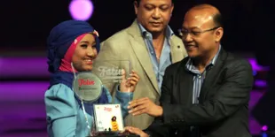 Ekspresi Bahagia Fatin Shidqia Saat Raih 7 Platinum