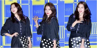 Ekspresi Cantik dan Ceria Park Shin Hye Hadiri Event Fashion