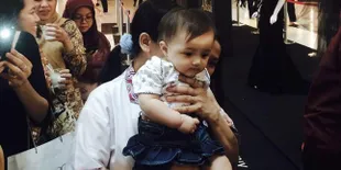 Ekstra Unyu, Baby Arsy Ikutan Joget 'Sambalado' Ayu Ting Ting