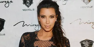 Foto - Kim Kardashian Tampak Seperti Balon Udara
